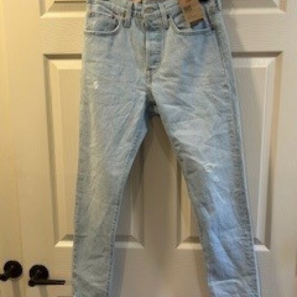 Levis 501 Women’s Light Blue Distressed High Rise Skinny Size 27x28 NWT - Picture 1 of 4